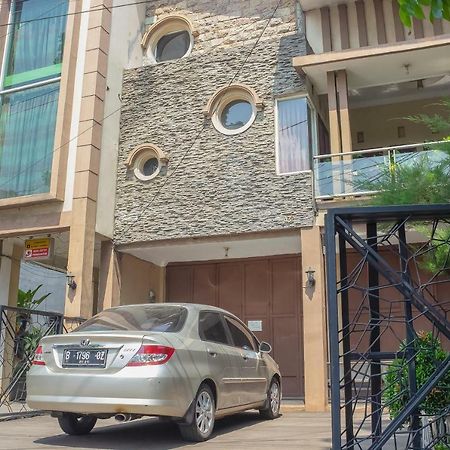 Reddoorz Syariah Near Pasar Modern Cikopo Ξενοδοχείο Karawang Εξωτερικό φωτογραφία