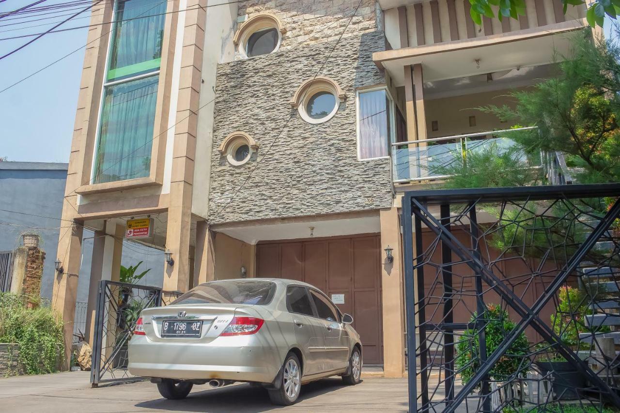 Reddoorz Syariah Near Pasar Modern Cikopo Ξενοδοχείο Karawang Εξωτερικό φωτογραφία